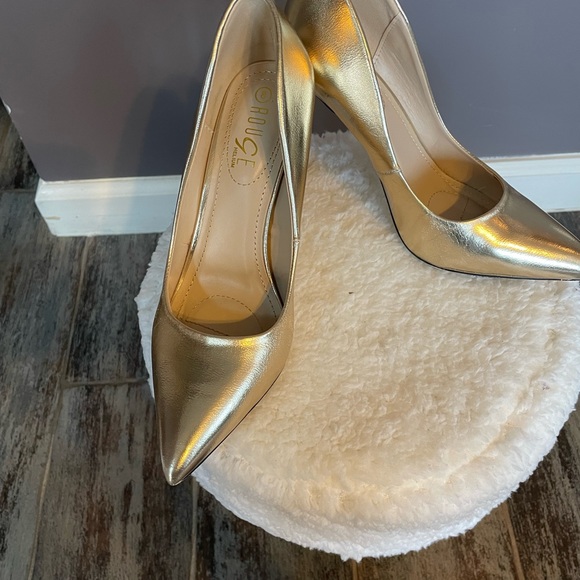 Gold heels - Picture 7 of 7